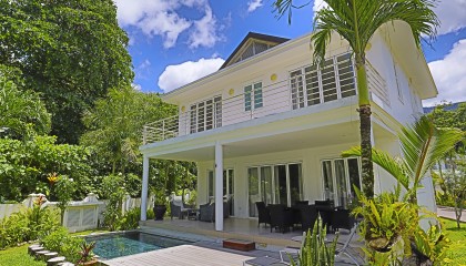 Villa Blanc - трехспальная вилла с бассейном